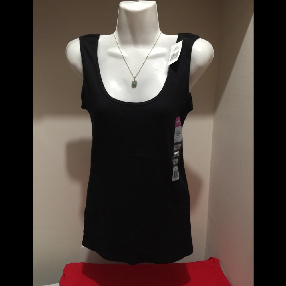 Bundle ladies tank top 👚👚👚 😊😊😊